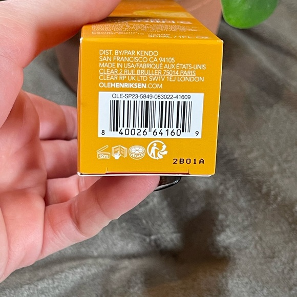 Olehenriksen Banana Bright Vitamin C Serum - Picture 8 of 9